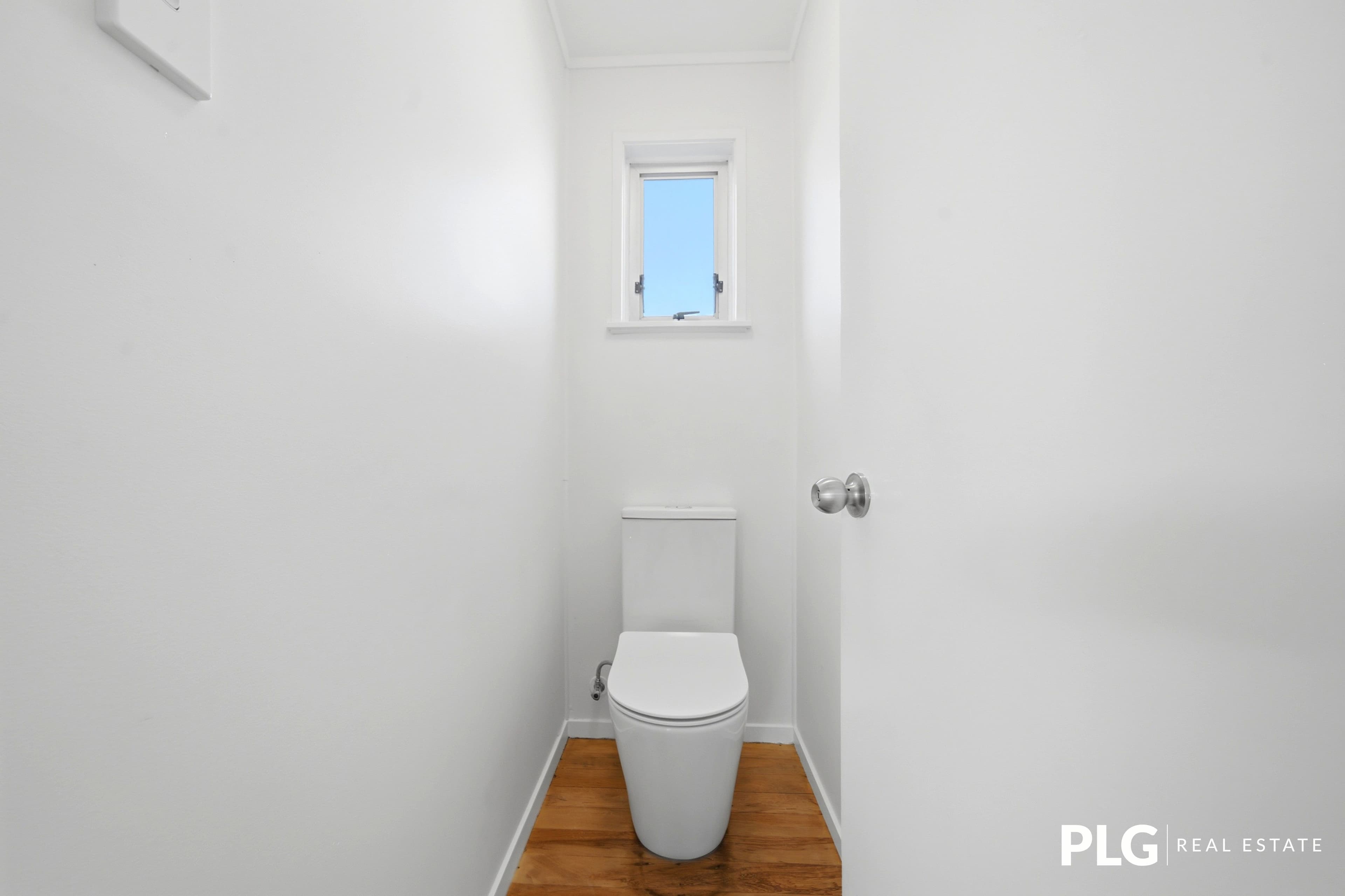 12 Farnborough Crescent, photo 5